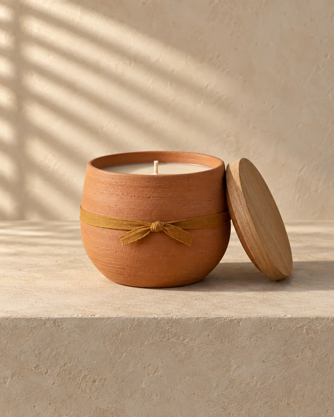 The Room Candle, 19.00 Senja, terracotta